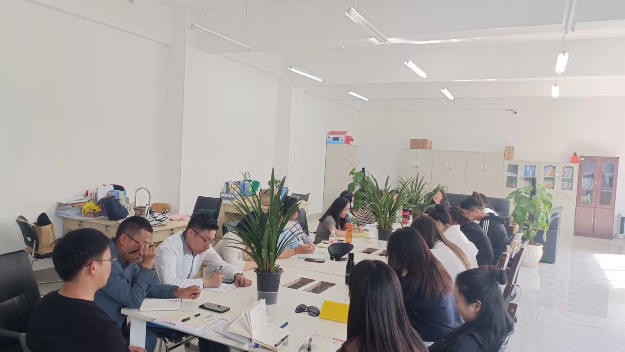 1715098414151048431.jpg e.jpg