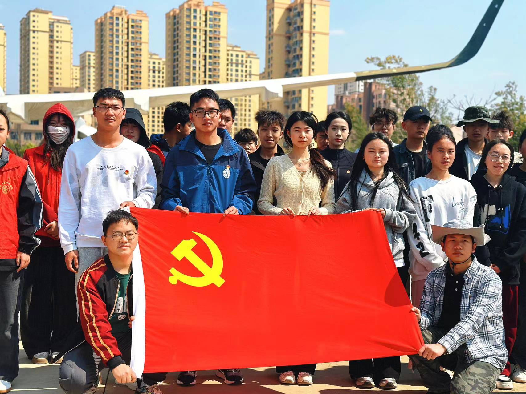 1742864506401037070.jpg 7c9aace3674dc64f8c5a8252931c626.jpg